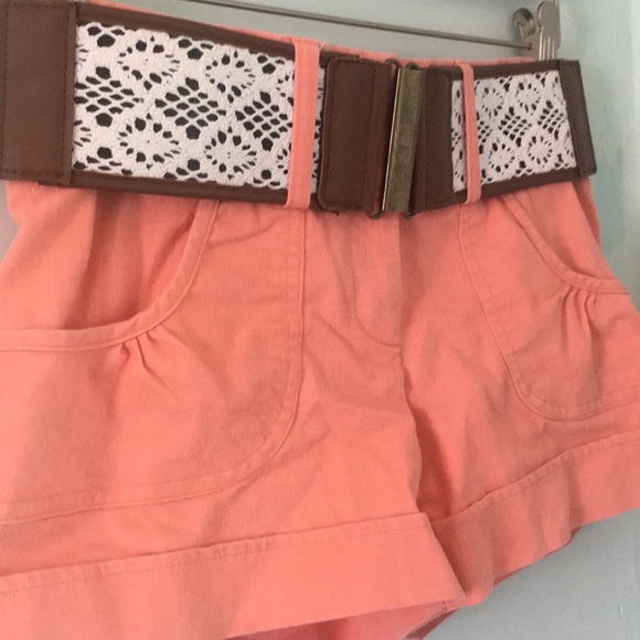 Maurices Belted Coral Shorts 5/6 - Picture 2 of 6